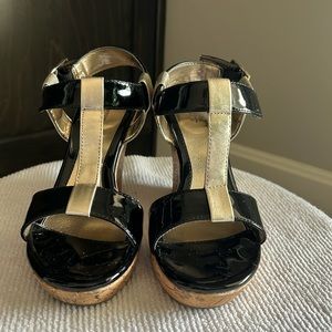 Croft and Barrow T Strap Cork Wedge Heel Black & Metallic Gold Women’s Size 7